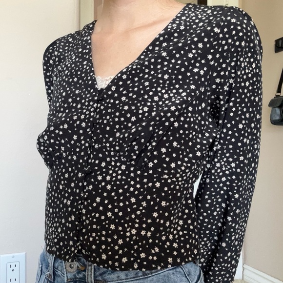 Levi’s size small blouse - Picture 5 of 6